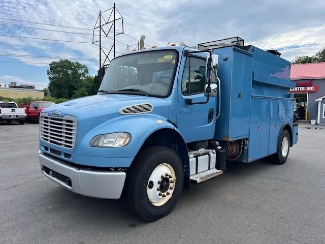 2013 FREIGHTLINER BUSINESS CLASS M2 106 in Seabrook, NH