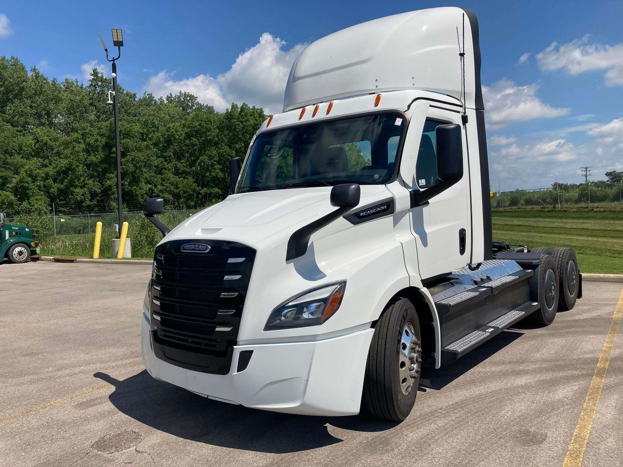 2025 FREIGHTLINER ECASCADIA 116 in Indianapolis, IN