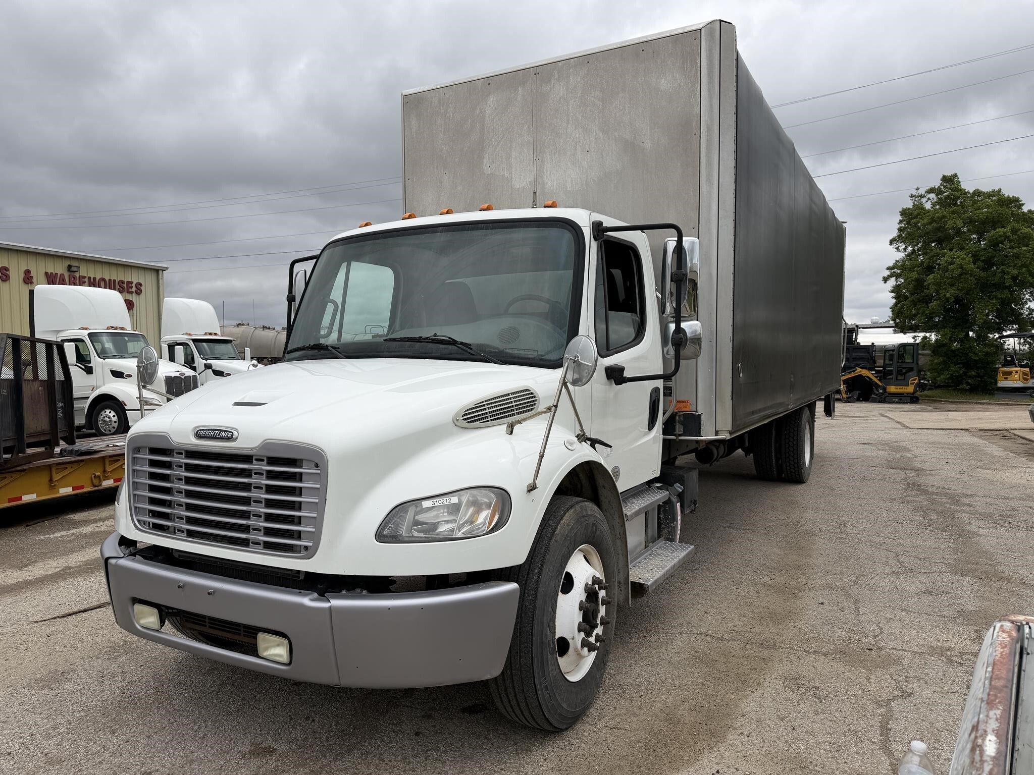2015 FREIGHTLINER BUSINESS CLASS M2 106 in Covington, TN