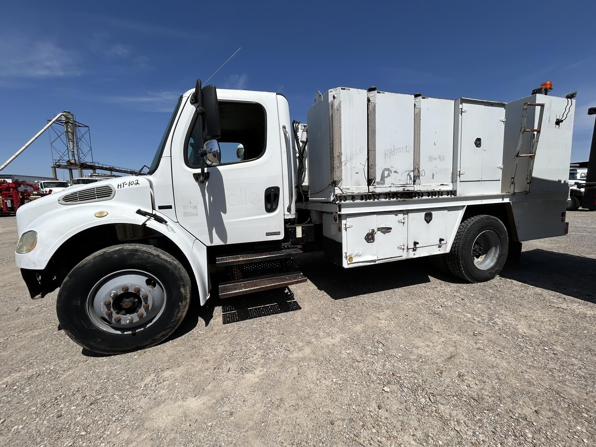 2006 FREIGHTLINER BUSINESS CLASS M2 106 in Covington, TN