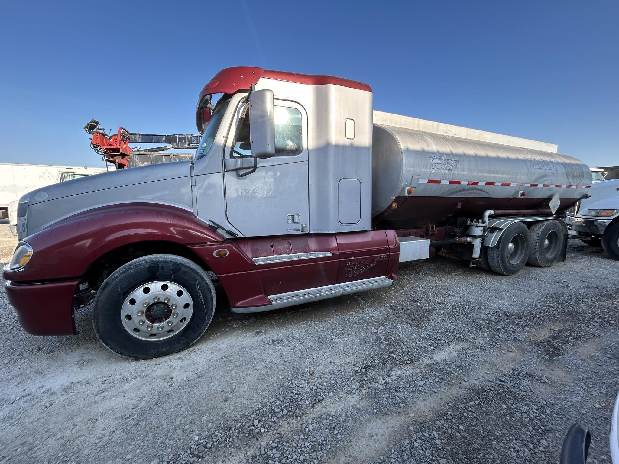 2010 FREIGHTLINER COLUMBIA in Covington, TN