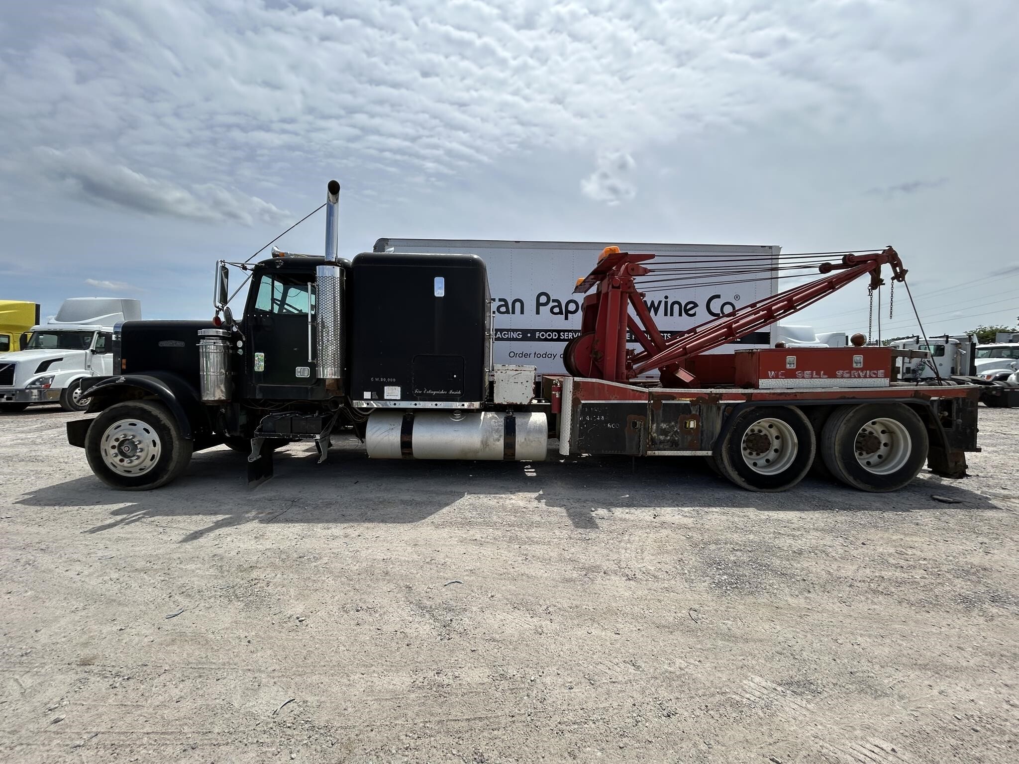 1988 FREIGHTLINER FLC120 in Covington, TN