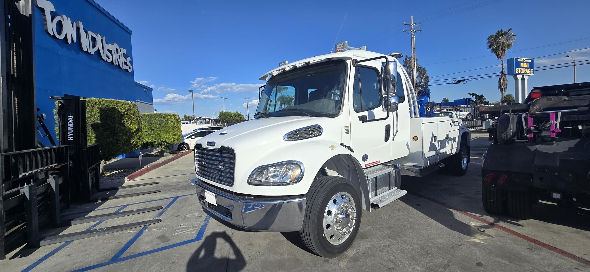 2019 FREIGHTLINER BUSINESS CLASS M2 106 in West Covina, CA