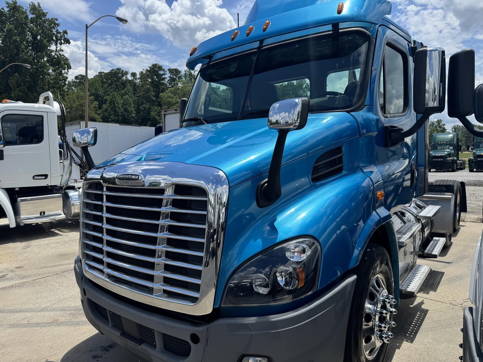 2017 FREIGHTLINER CASCADIA 113 in Monroe, GA