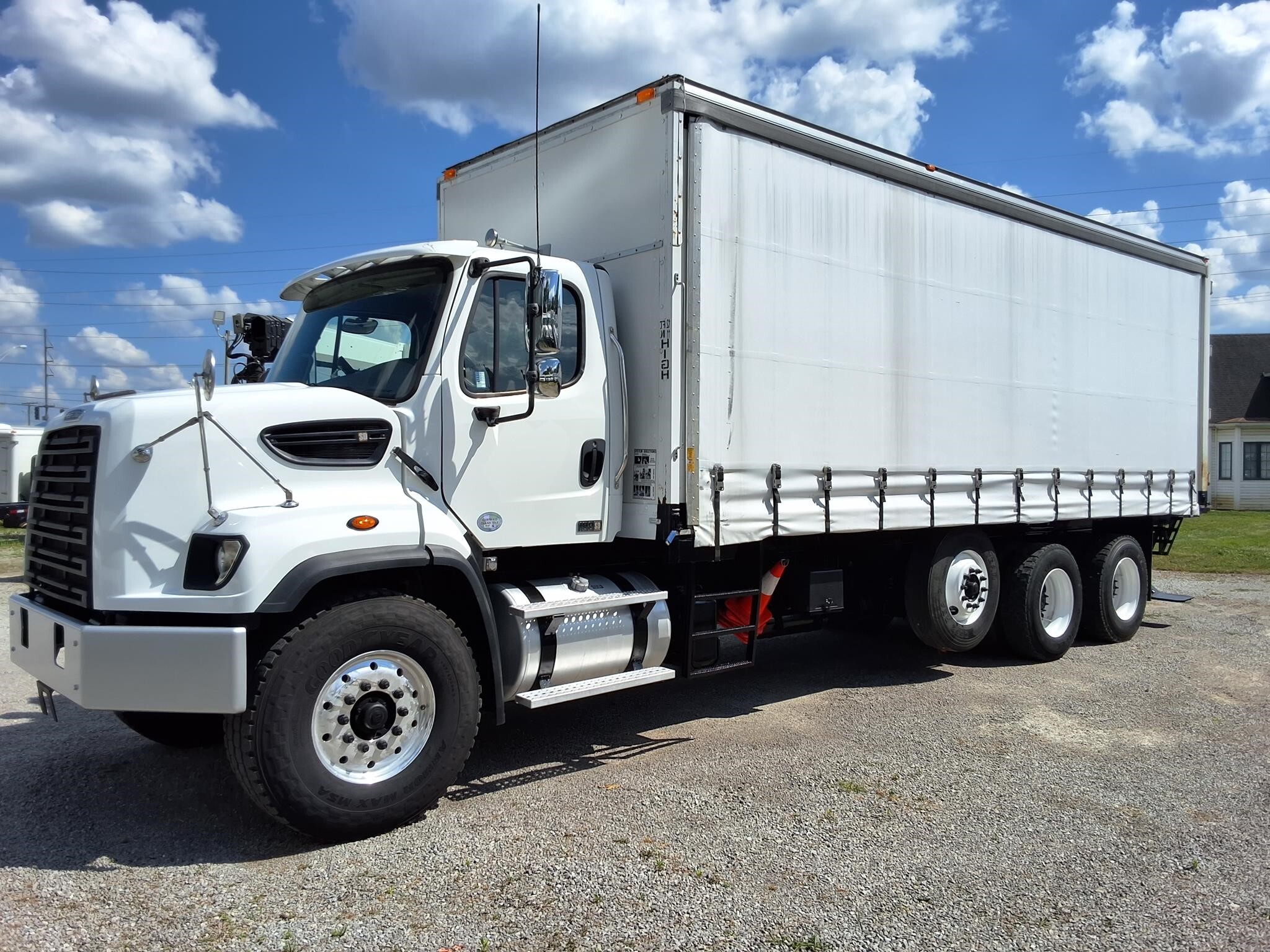 2016 FREIGHTLINER 114SD in Fort Wayne, IN