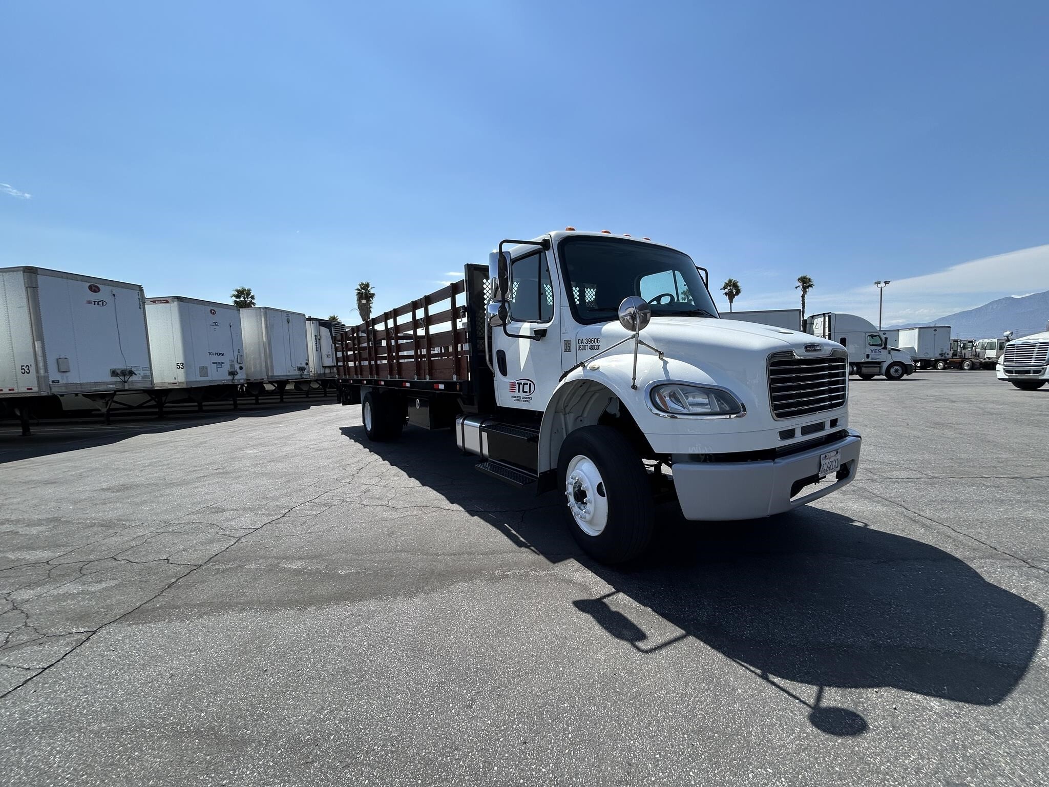 2017 FREIGHTLINER BUSINESS CLASS M2 106 in Fontana, CA