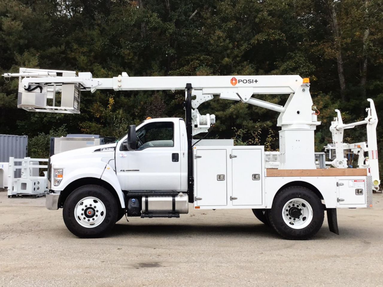 2023 FORD F750 in Bakersfield, CA