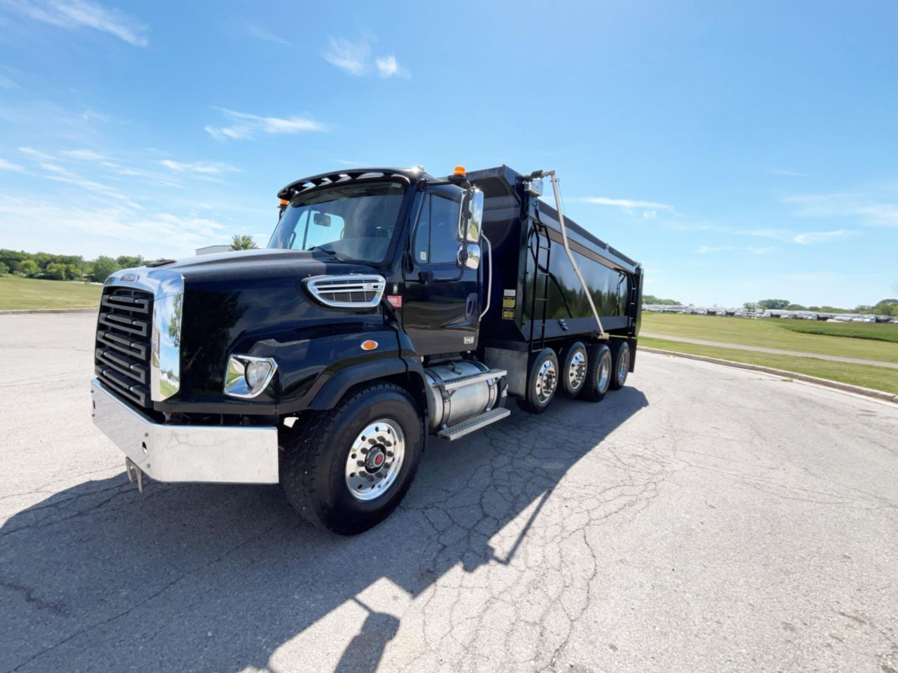 2020 FREIGHTLINER 114 SD in Cinnaminson, NJ