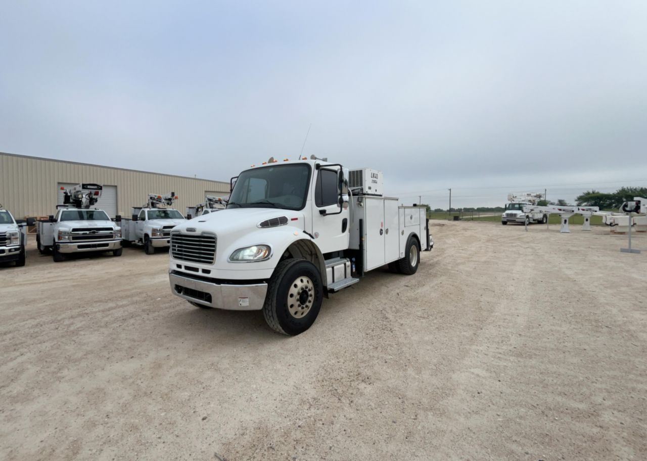 2018 FREIGHTLINER BUSINESS CLASS M2 106 in Tampa, FL
