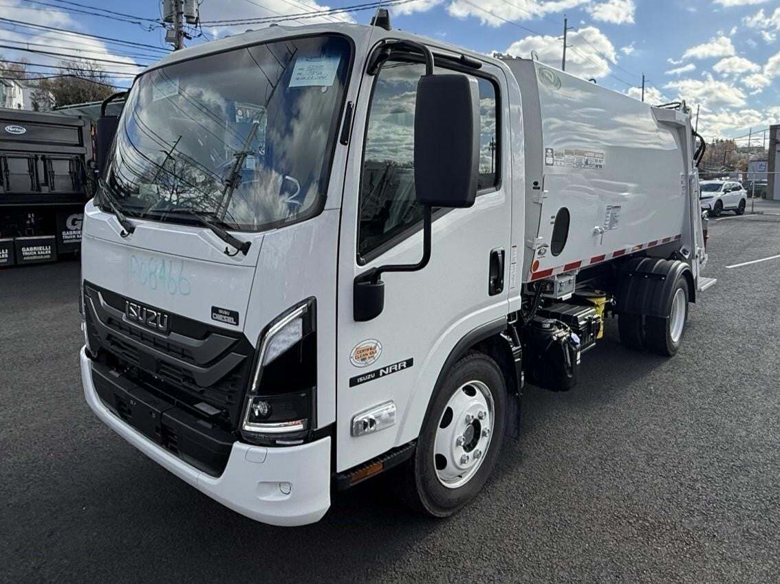 2025 ISUZU NRR in Bethpage, NY