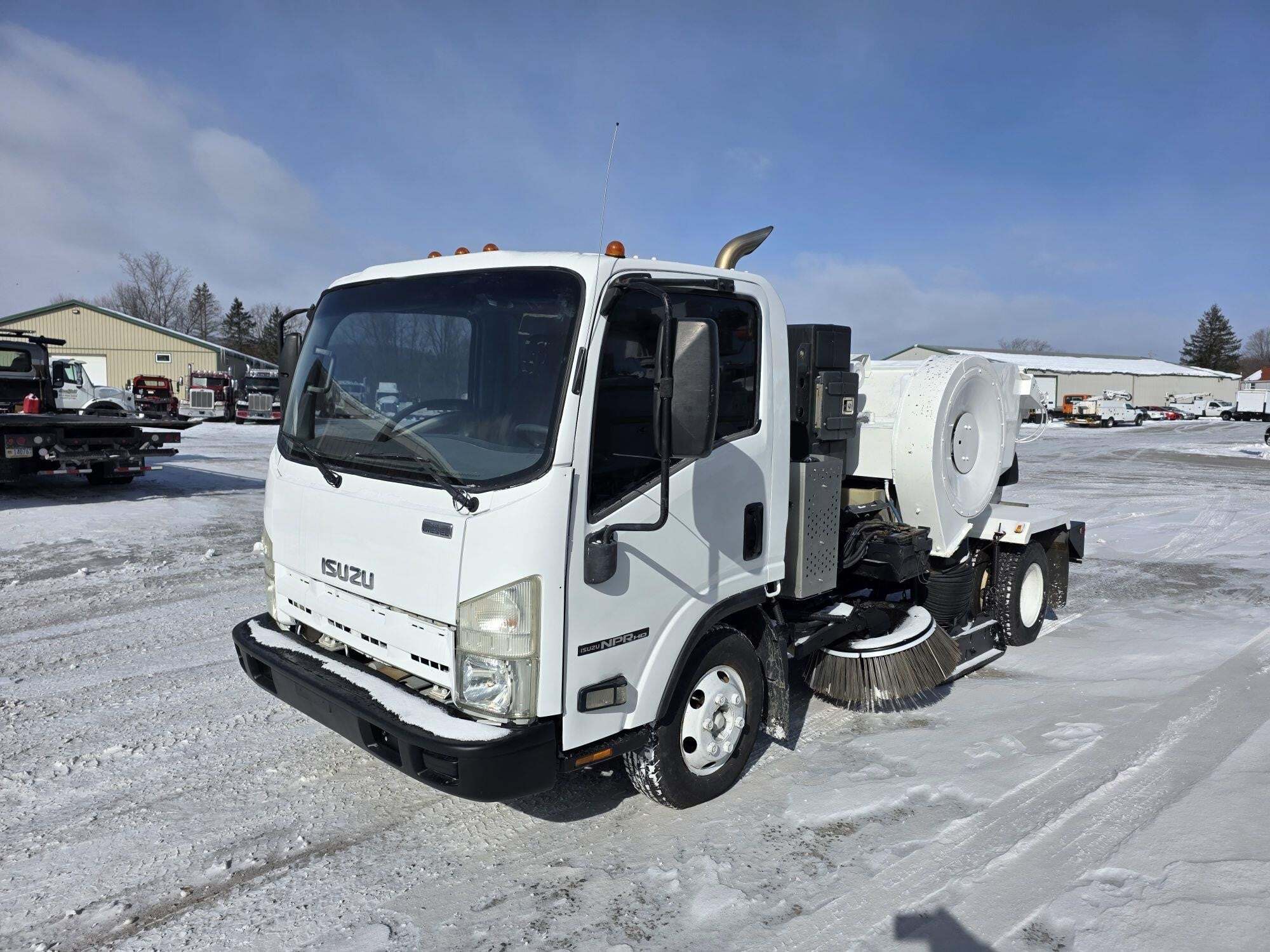 2014 ISUZU NPR HD in Duncansville, PA