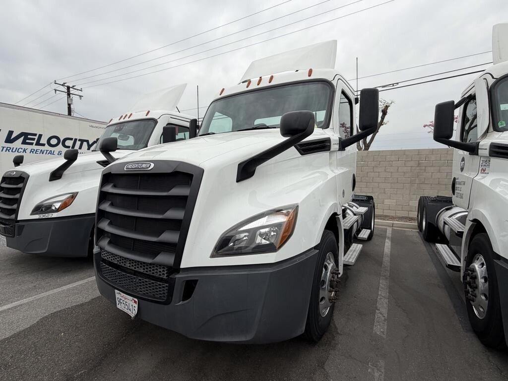 2018 FREIGHTLINER CASCADIA 126 in Fontana, CA