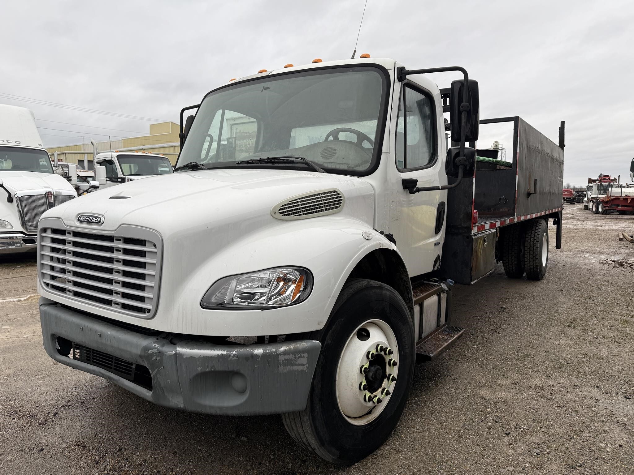 2013 FREIGHTLINER BUSINESS CLASS M2 106 in Covington, TN