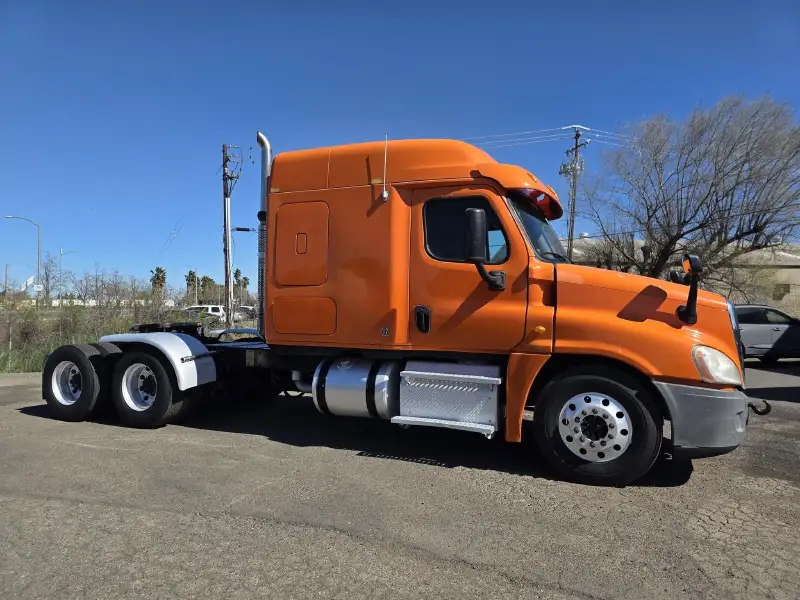 2013 FREIGHTLINER CASCADIA 125