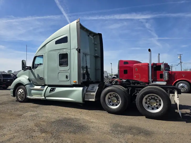 2021 KENWORTH T680