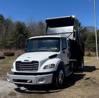 2025 FREIGHTLINER BUSINESS CLASS M2 106 in Westminster, VT