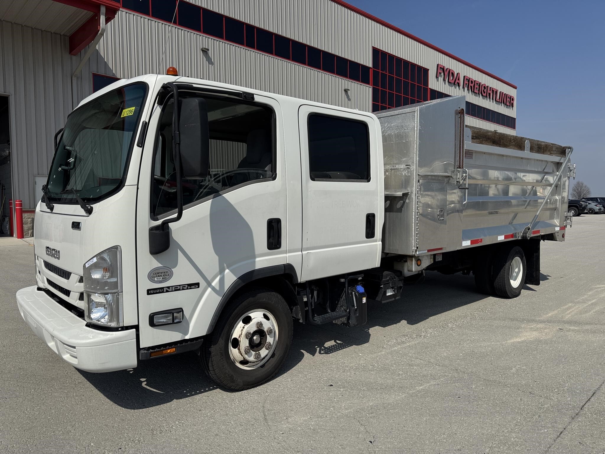 2022 ISUZU NPR HD in West Jefferson, OH