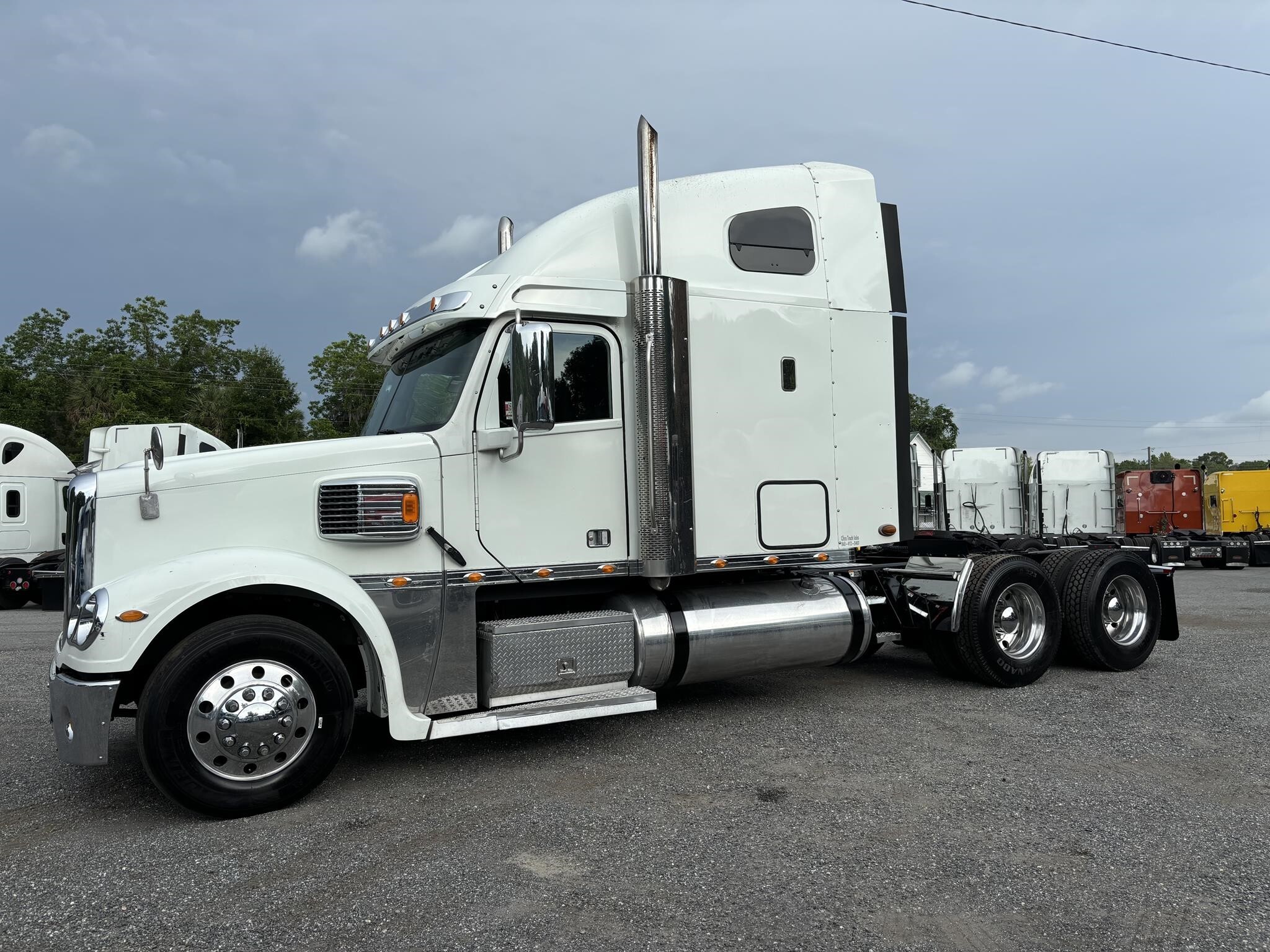 2020 FREIGHTLINER CORONADO 132 in Citra, FL
