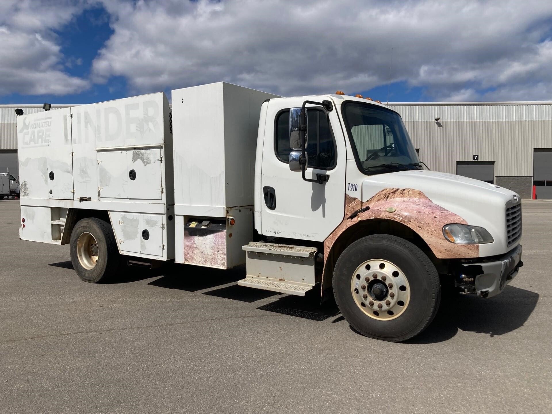 2016 FREIGHTLINER BUSINESS CLASS M2 106 in Chatham, VA