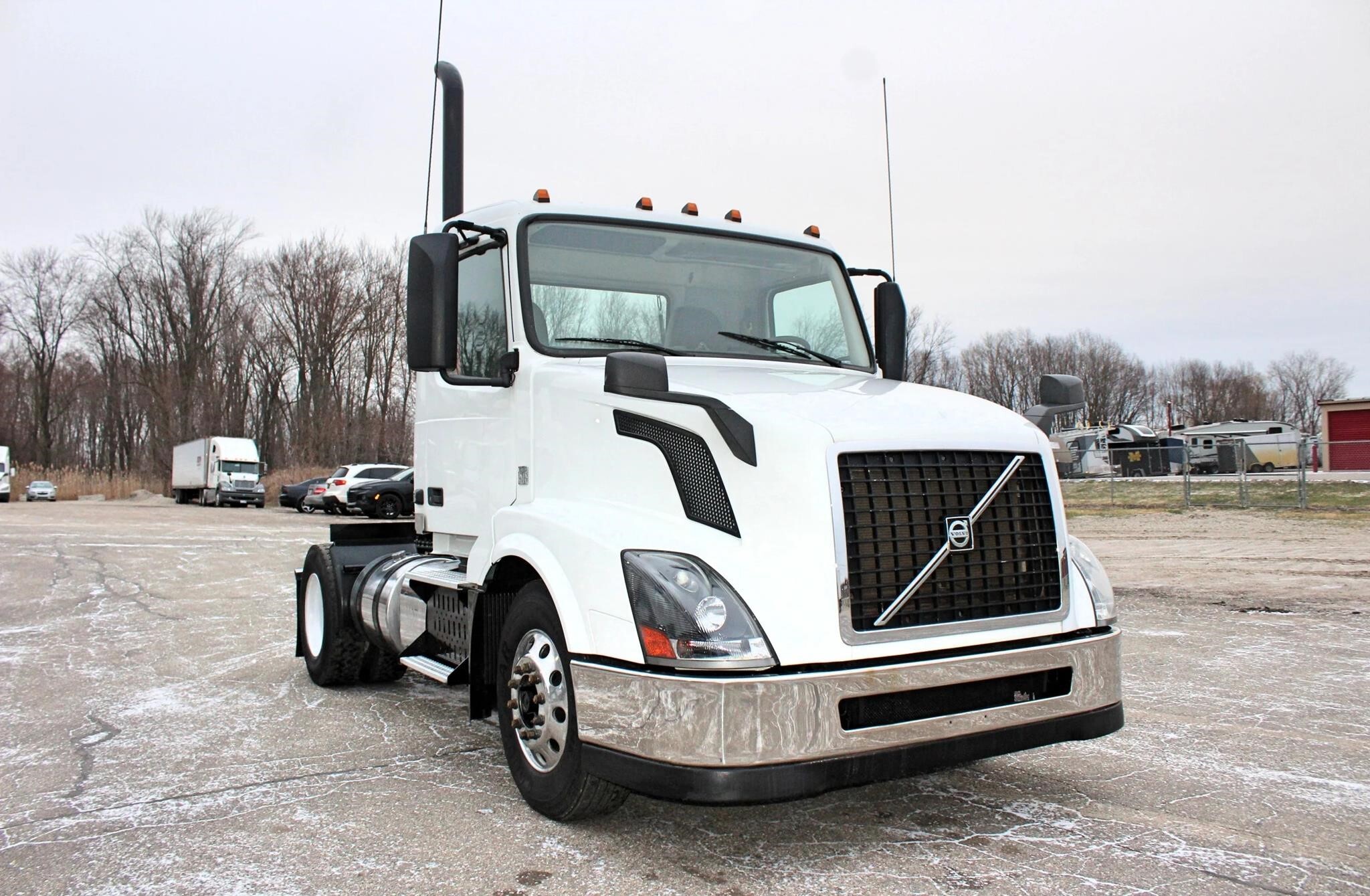 2016 VOLVO VNL42T300 in Byron Center, MI