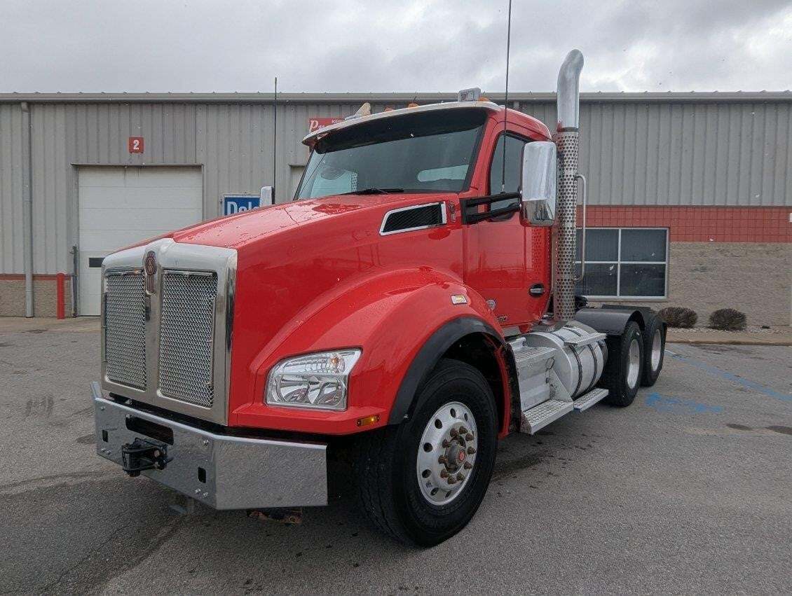 2022 KENWORTH T880 in Grand Rapids, MI