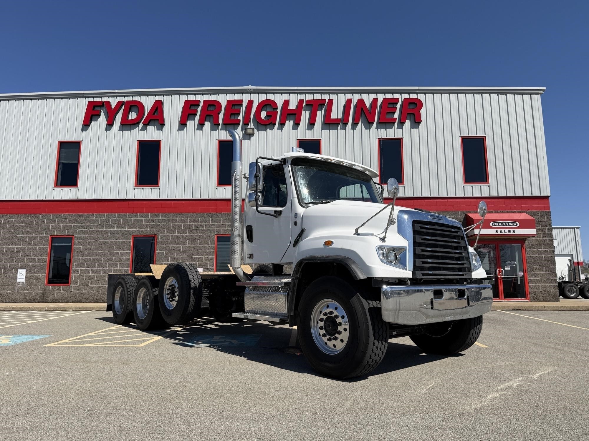 2027 FREIGHTLINER 114 SD in Canonsburg, PA