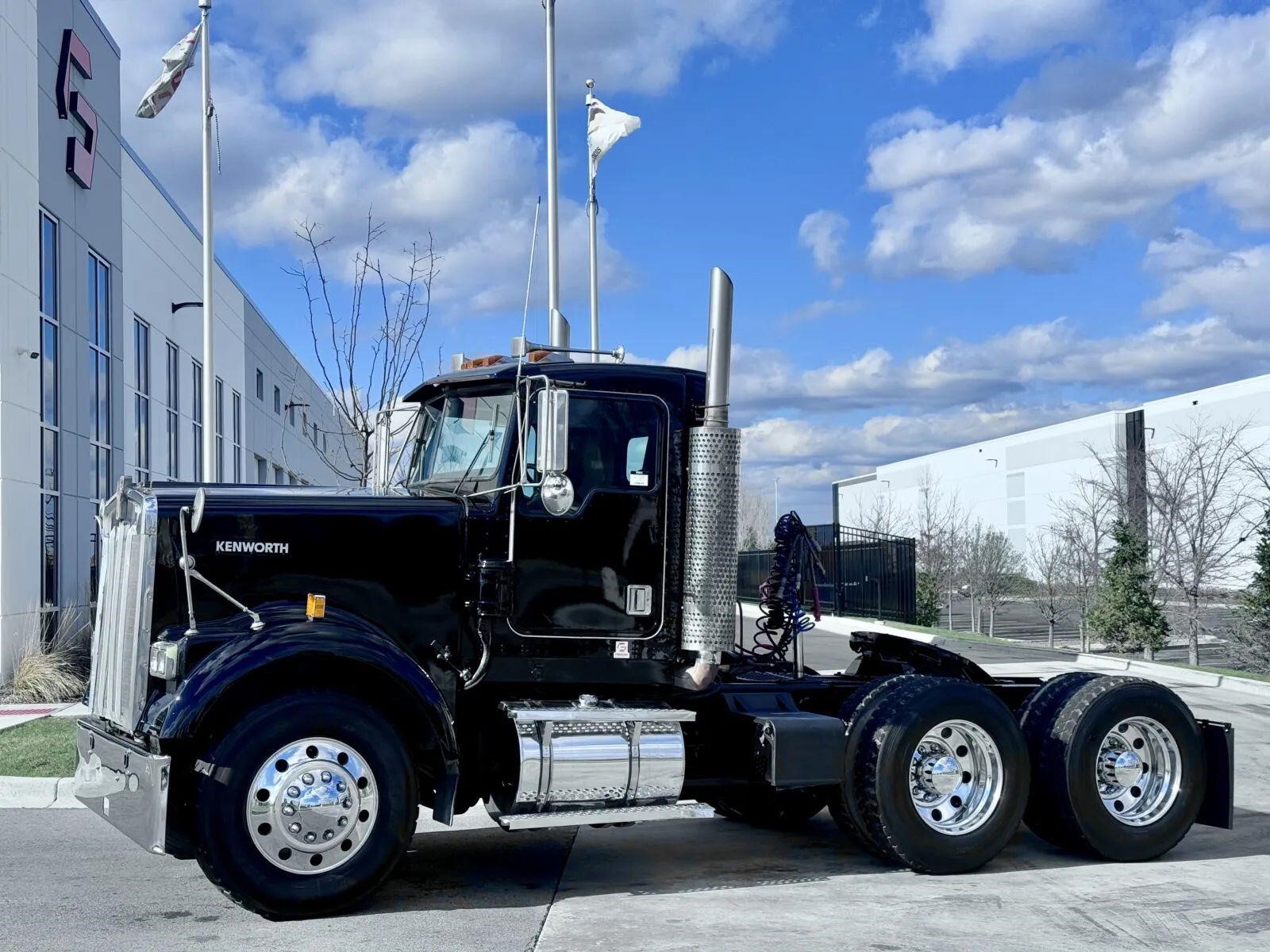 1999 KENWORTH W900 in New Lenox, IL