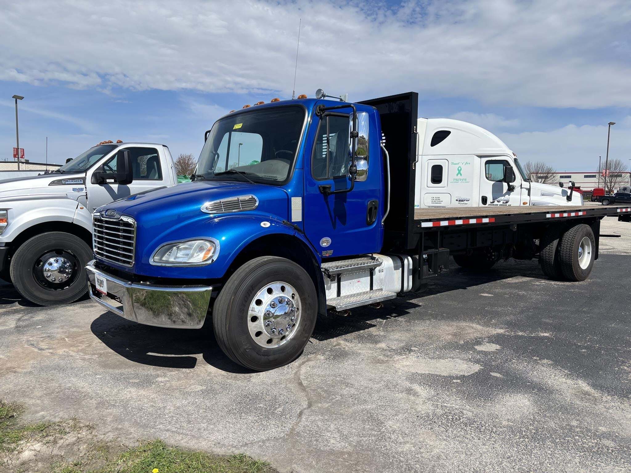 2021 FREIGHTLINER BUSINESS CLASS M2 106 in Dubuque, IA