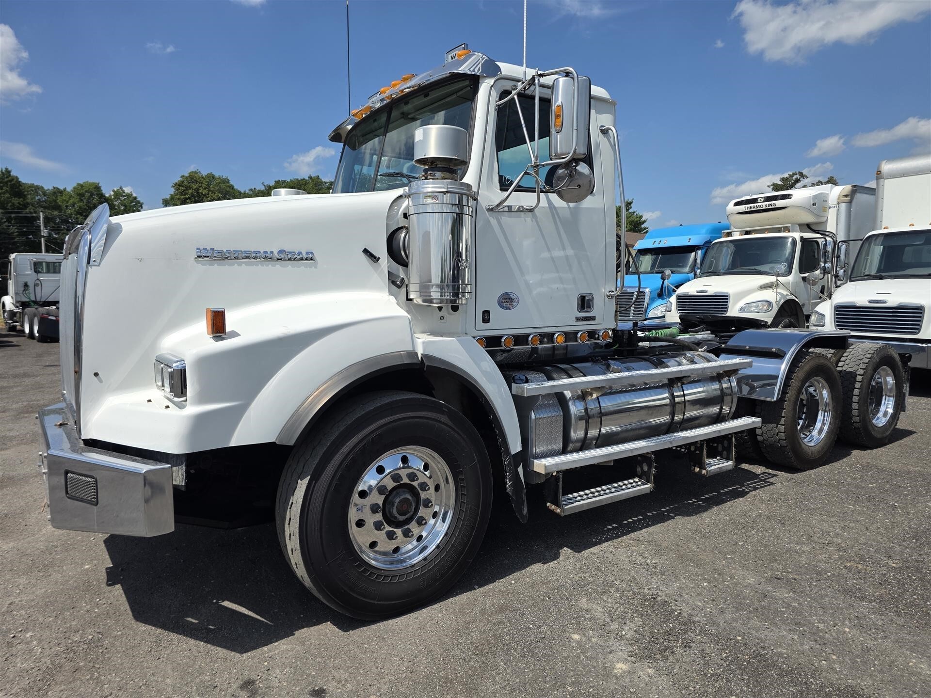 2020 WESTERN STAR CONVENTIONAL in Laotto, IN
