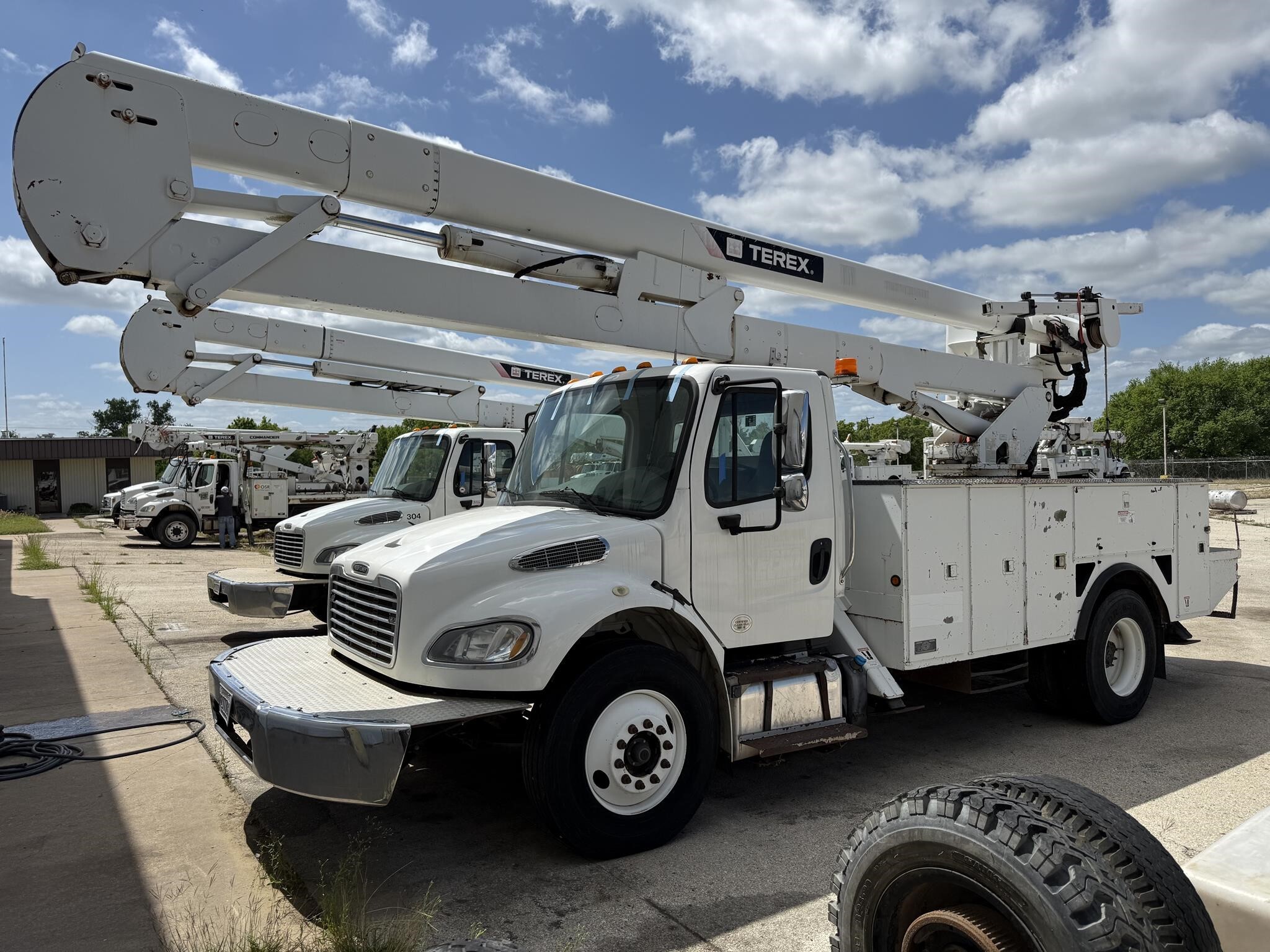 2015 FREIGHTLINER BUSINESS CLASS M2 106 in Mineral Wells, TX