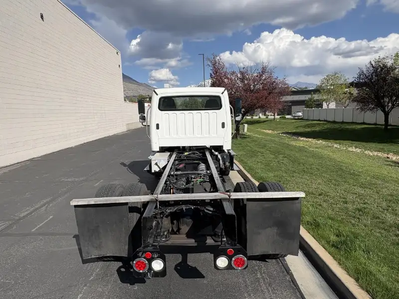 2015 FREIGHTLINER BUSINESS CLASS M2 106