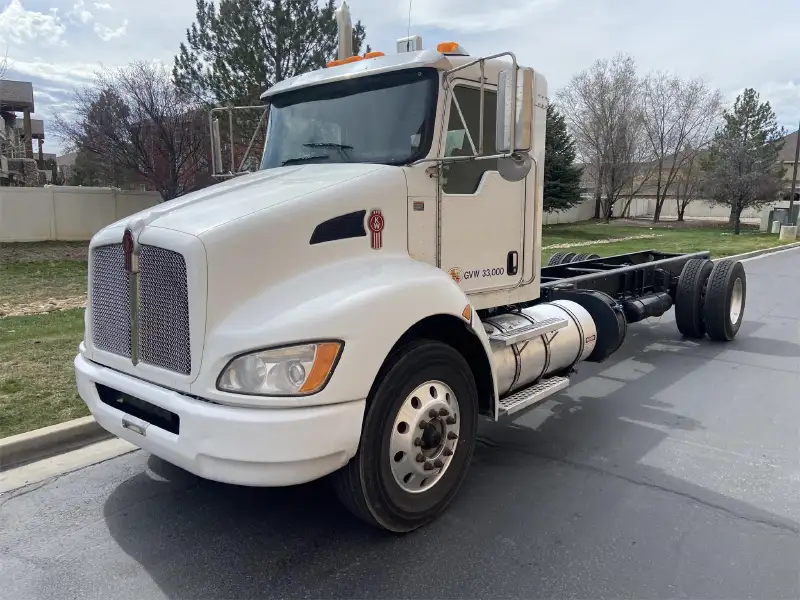 2011 KENWORTH T370