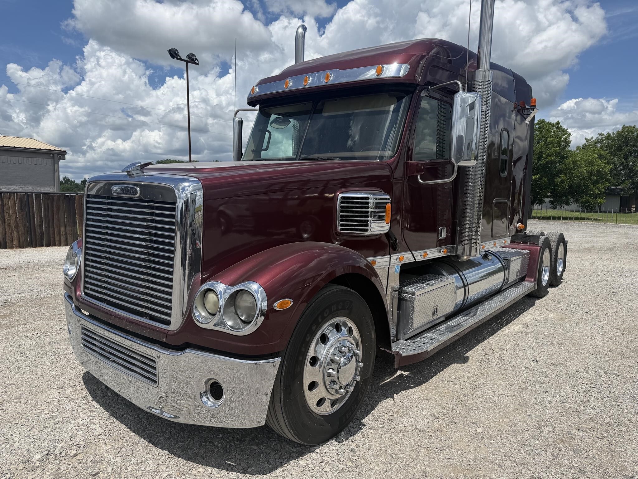 2016 FREIGHTLINER CORONADO 132 in Eastland, TX