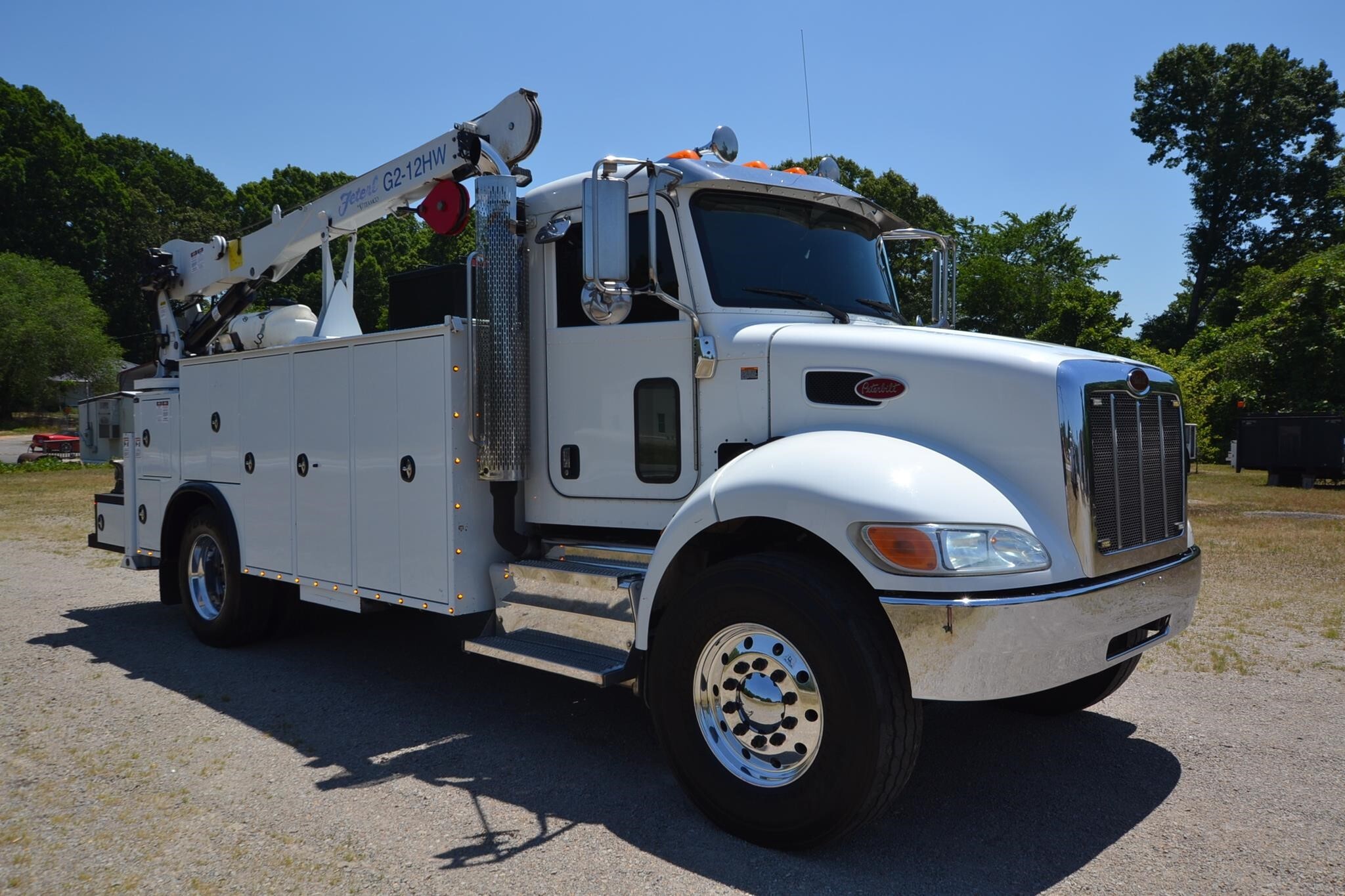 2016 PETERBILT 337 in Ringgold, VA