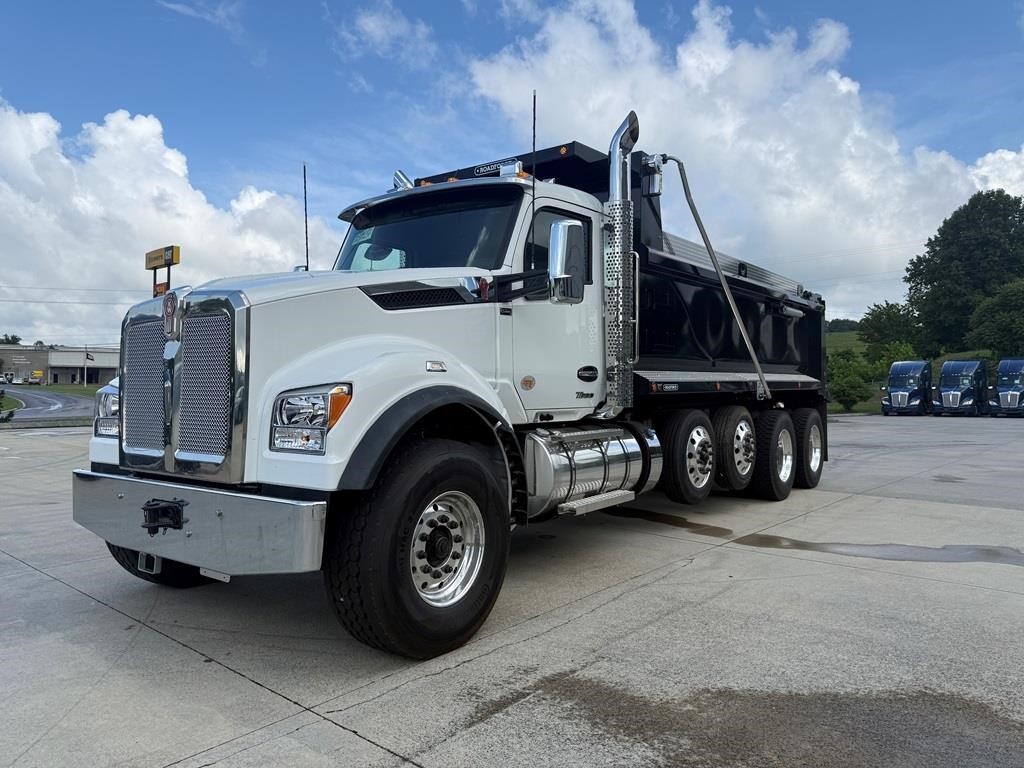2027 KENWORTH T880S in Knoxville, TN