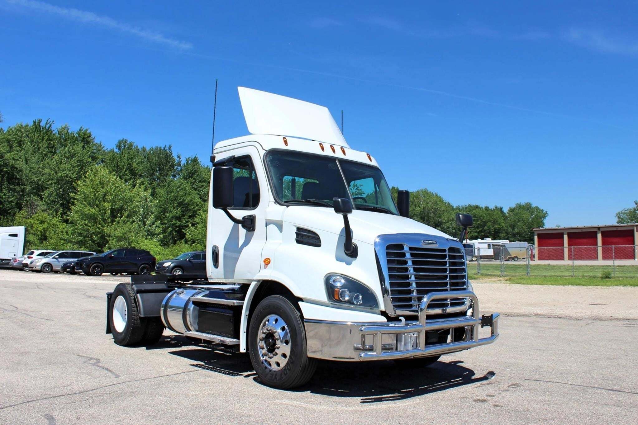 2017 FREIGHTLINER CASCADIA 113 in Byron Center, MI