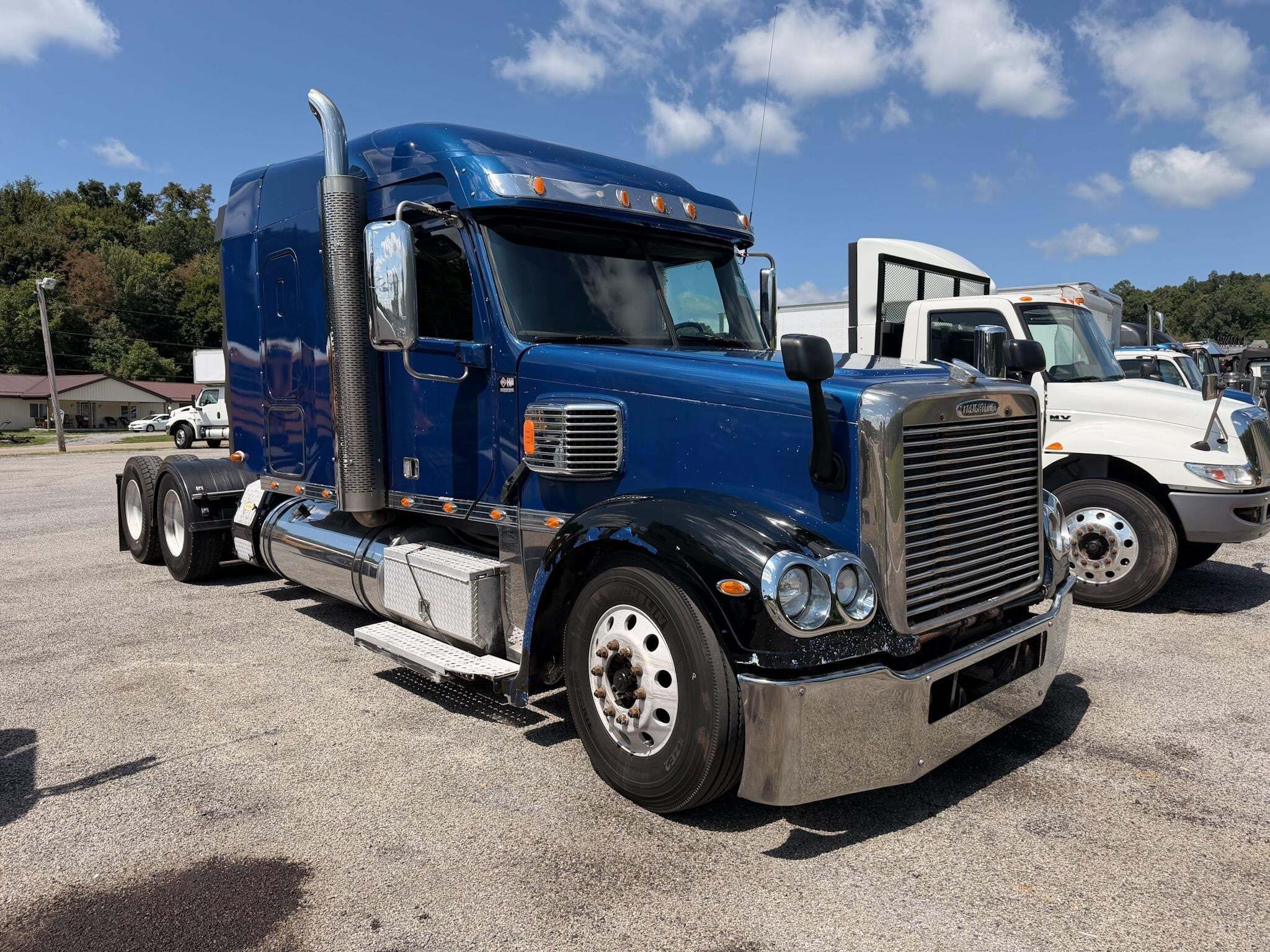 2015 FREIGHTLINER COLUMBIA in East Liverpool, OH
