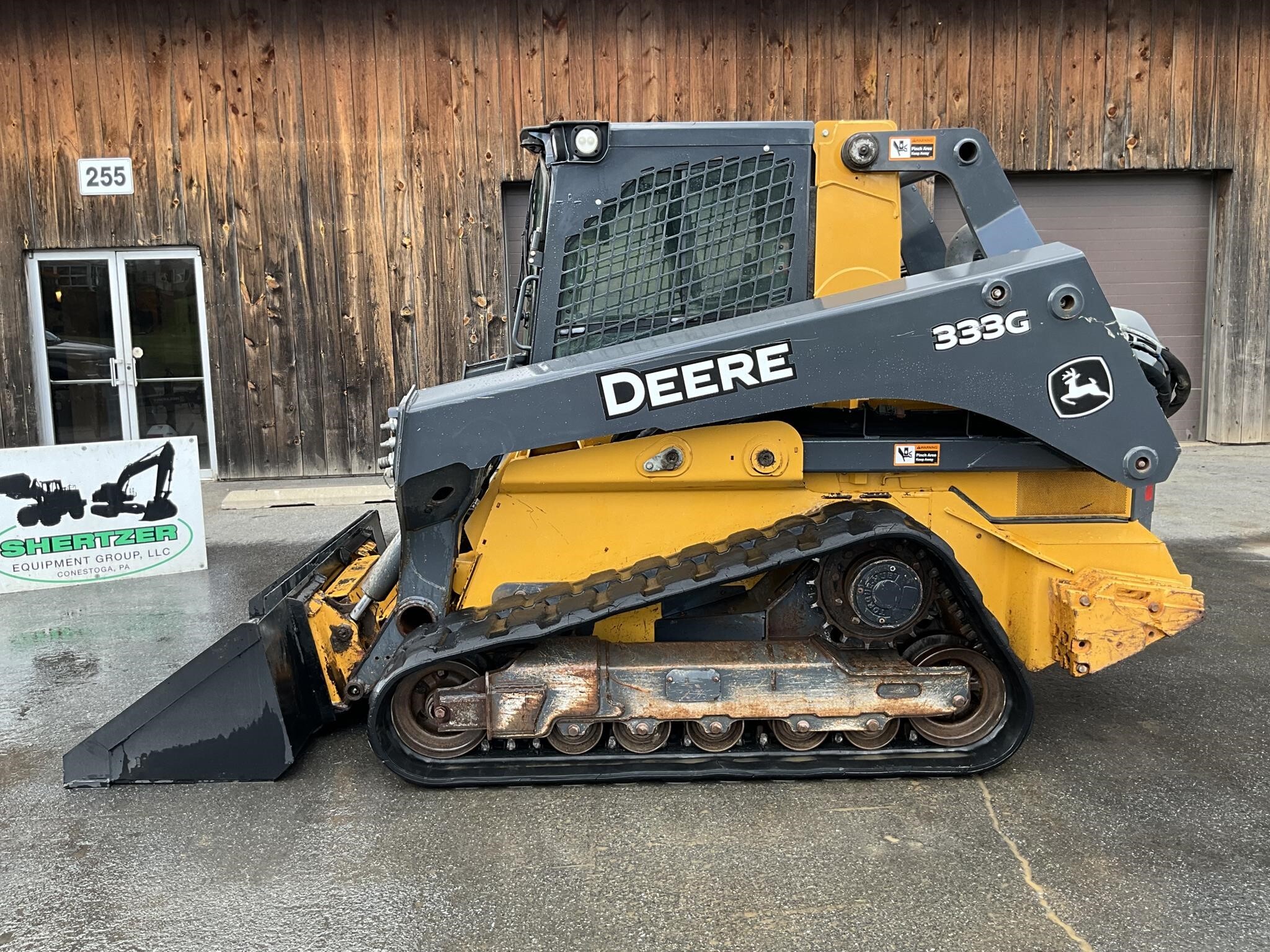 2019 DEERE 333G in Conestoga, PA