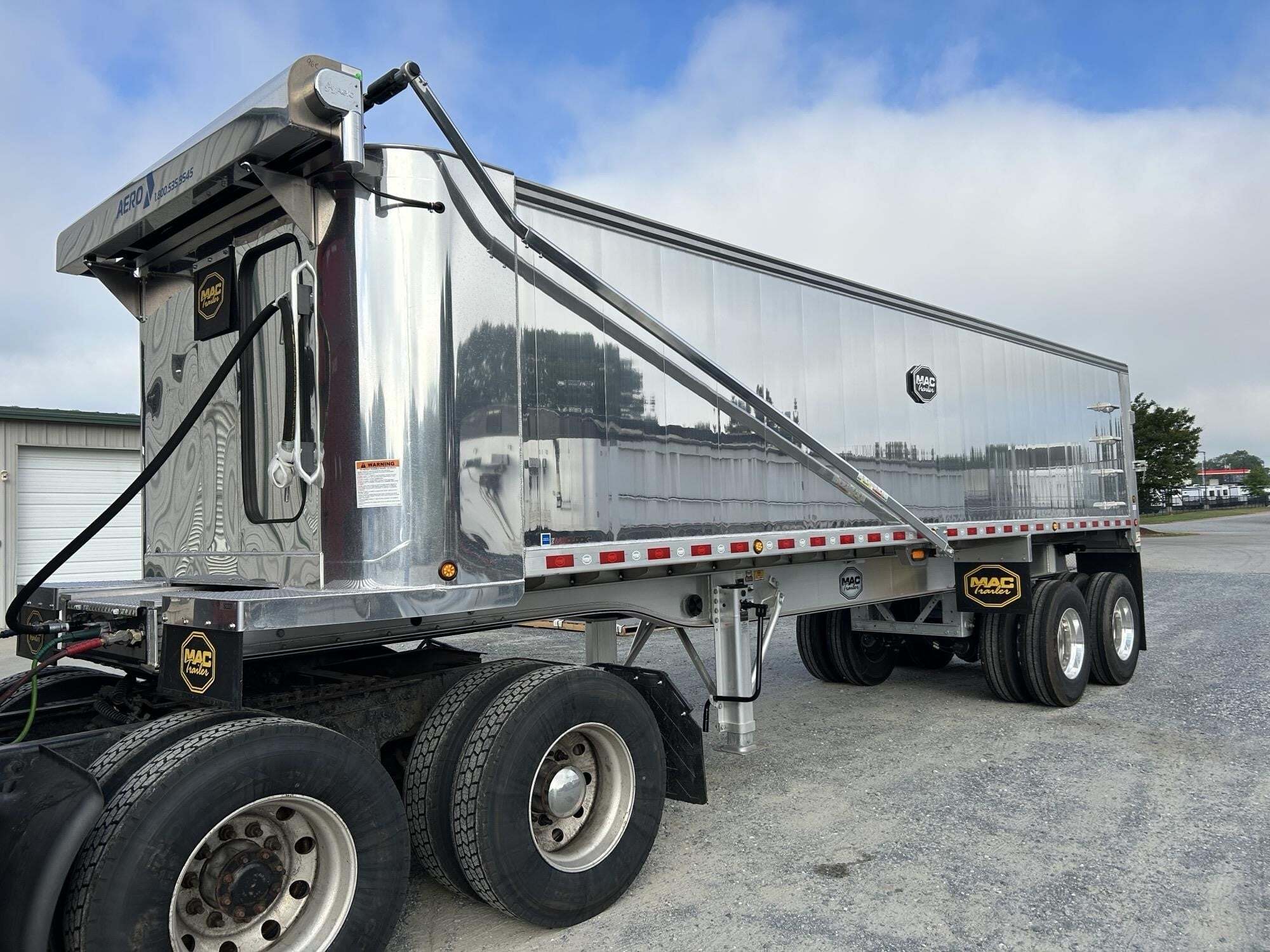 2027 MAC TRAILER MFG 28' X 96" X 60" FRAME SMOOTH SIDE DUMP in Wilmington, NC