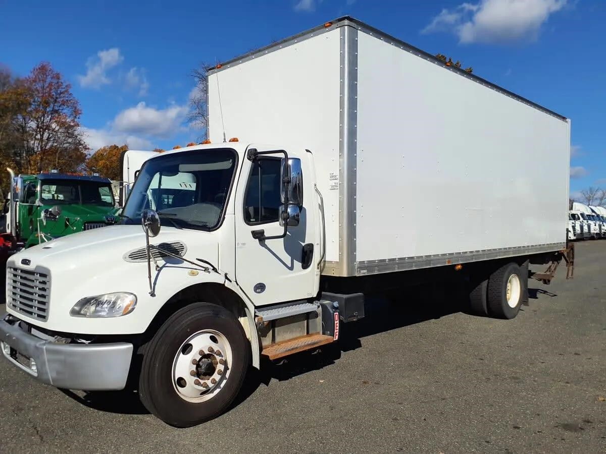 2018 FREIGHTLINER BUSINESS CLASS M2 106 in Zanesville, OH