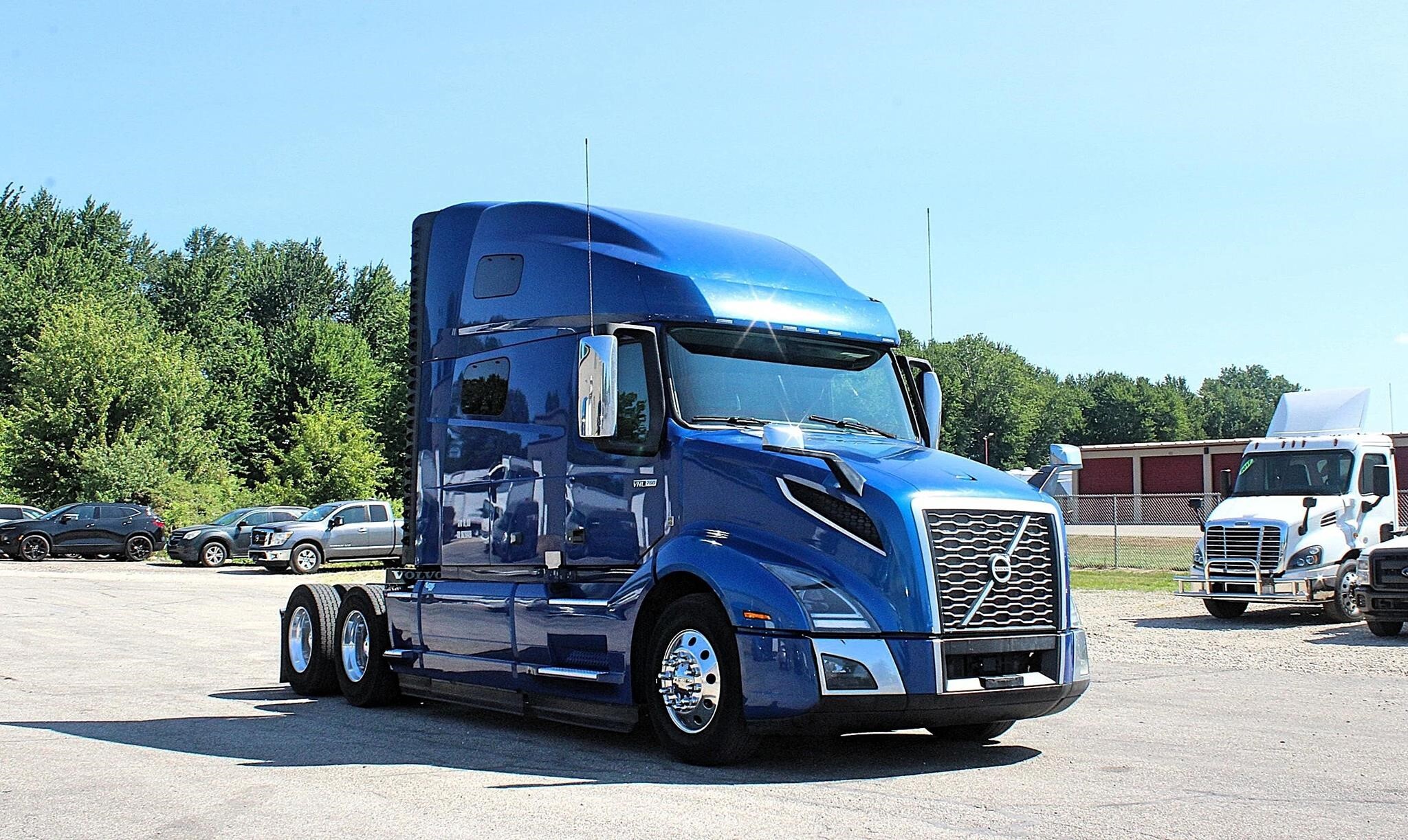 2022 VOLVO VNL64T760 in Byron Center, MI
