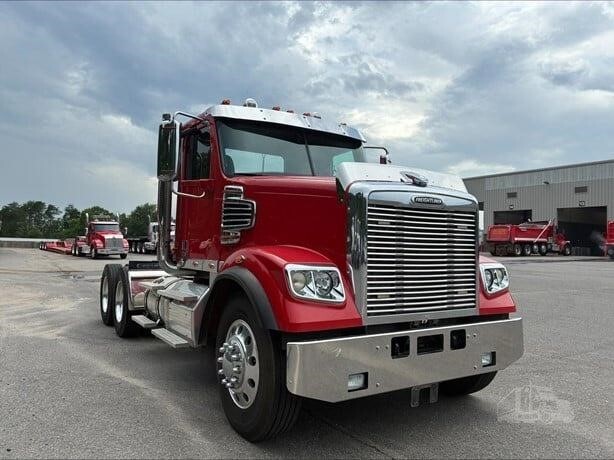 2018 FREIGHTLINER CORONADO 122 SD in Chatham, VA