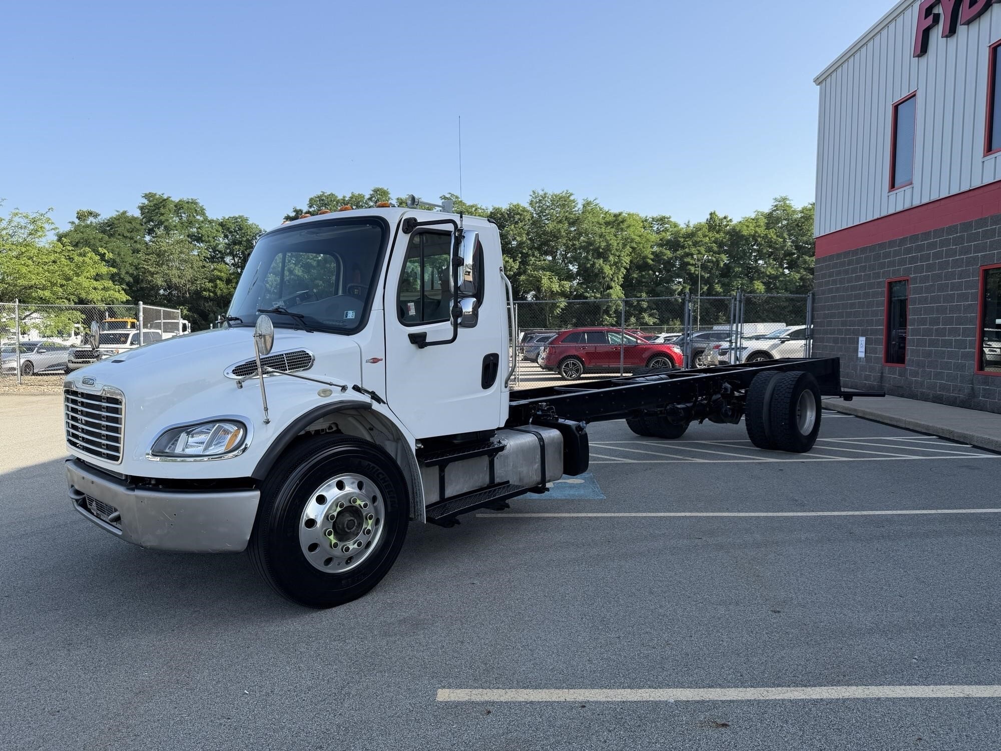 2018 FREIGHTLINER BUSINESS CLASS M2 106 in Canonsburg, PA
