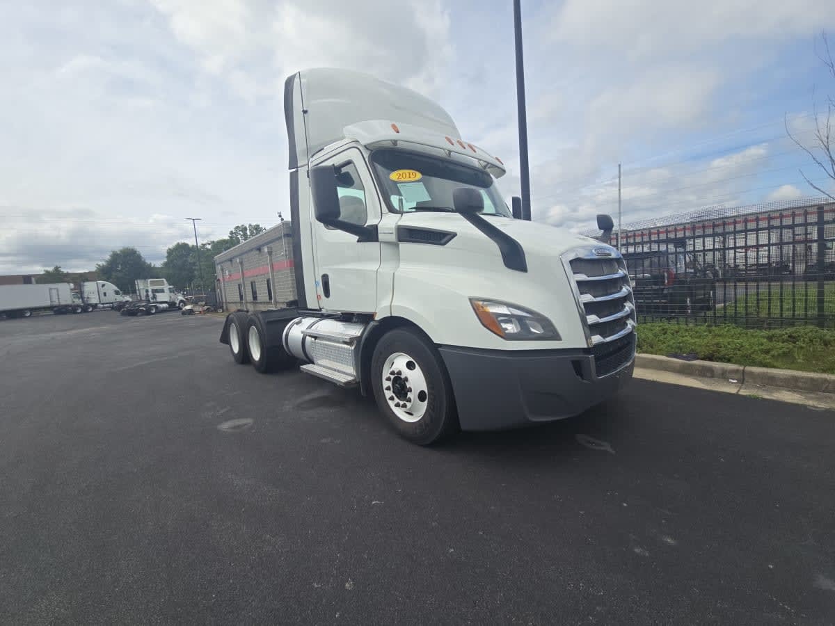 2019 FREIGHTLINER CASCADIA 116 in Atlanta, GA