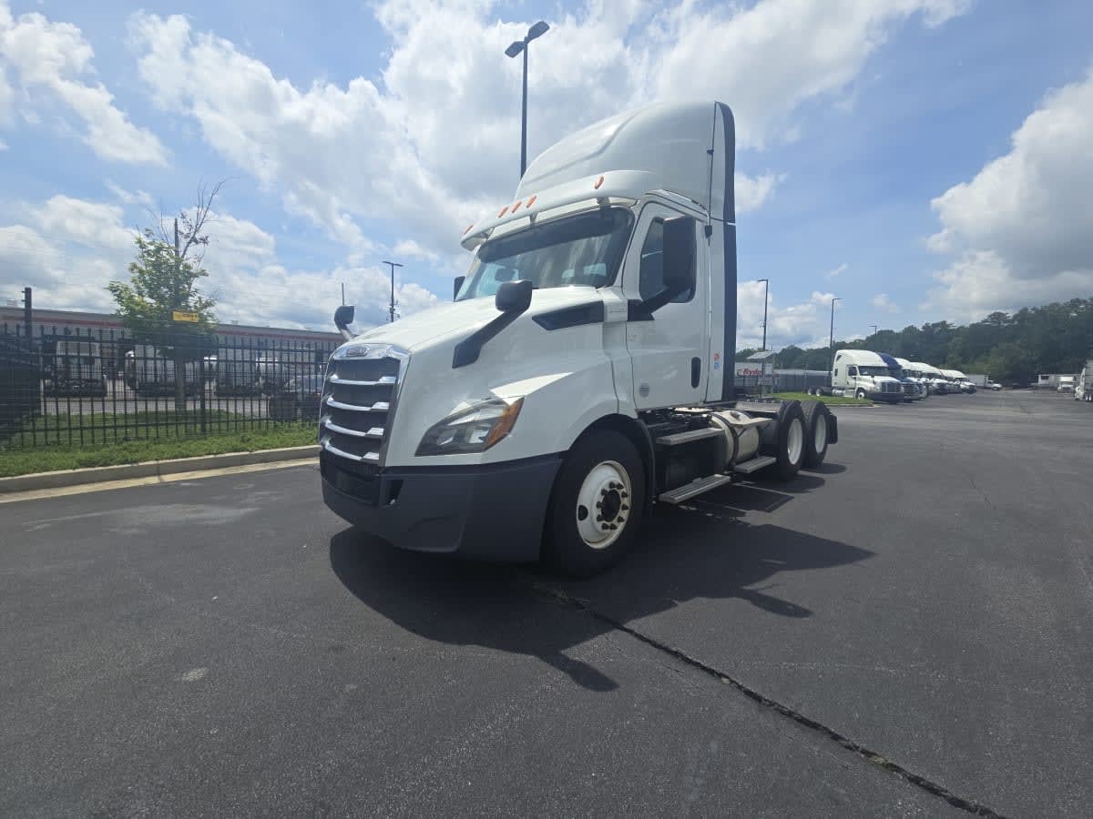 2019 FREIGHTLINER CASCADIA 116 in Atlanta, GA