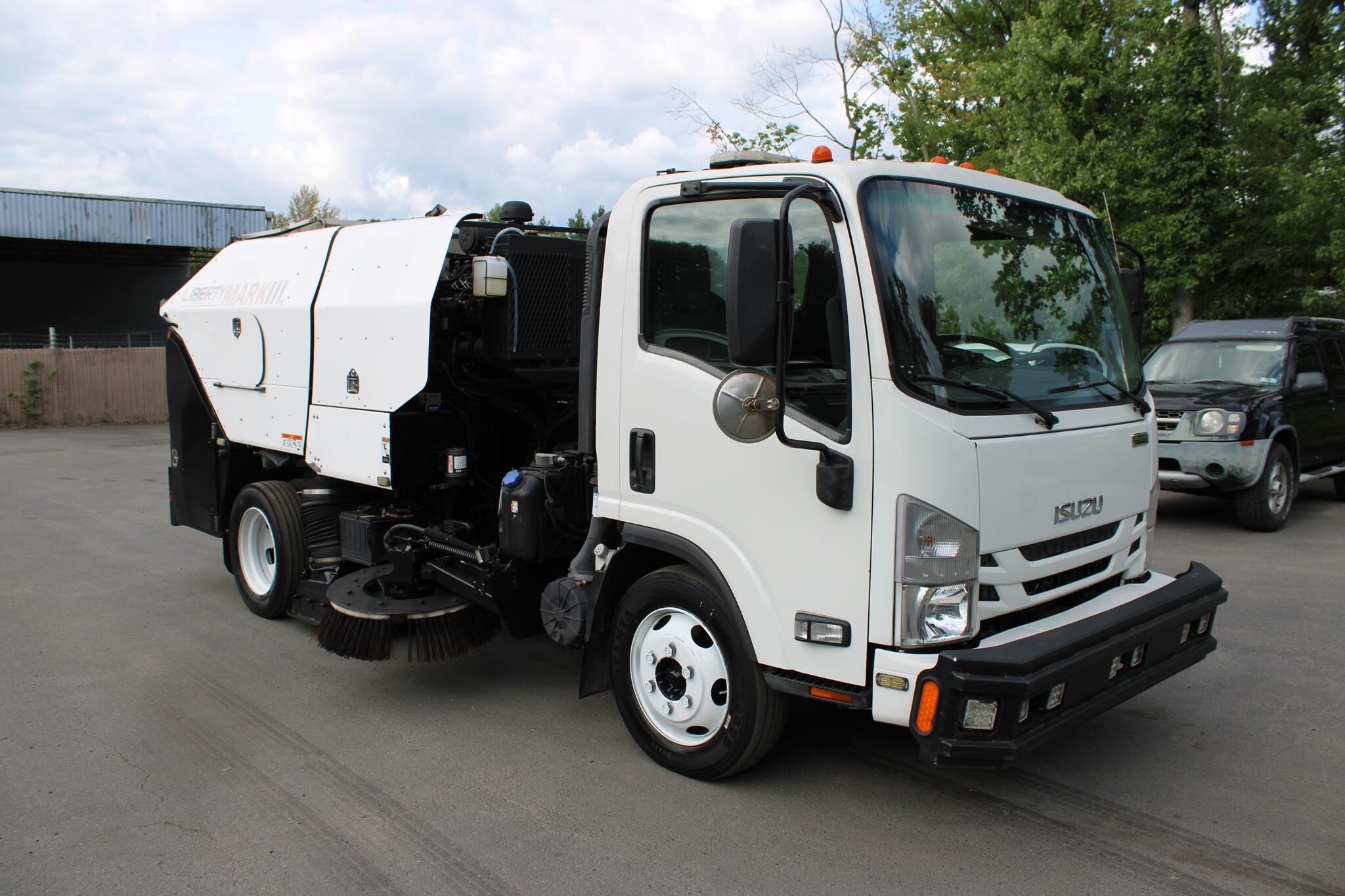 2019 ISUZU NQR in Langhorne, PA