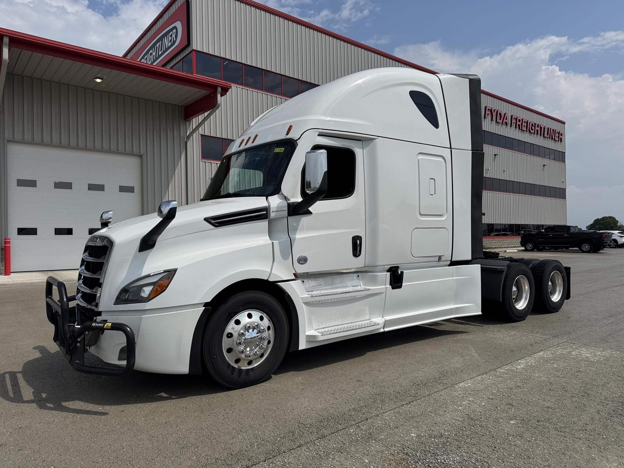 2023 FREIGHTLINER CASCADIA 126 in West Jefferson, OH