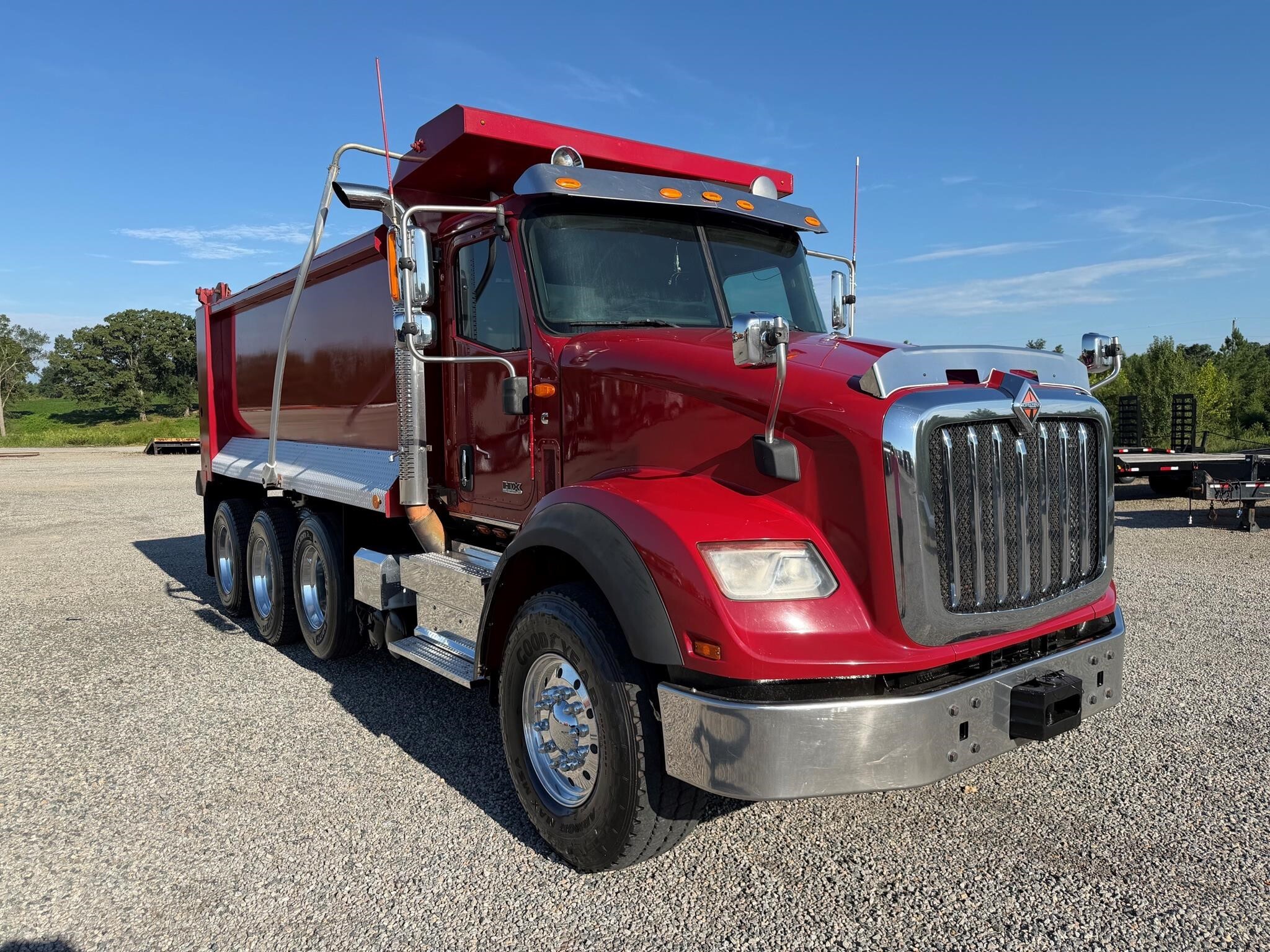 2019 INTERNATIONAL HX in Chatham, VA