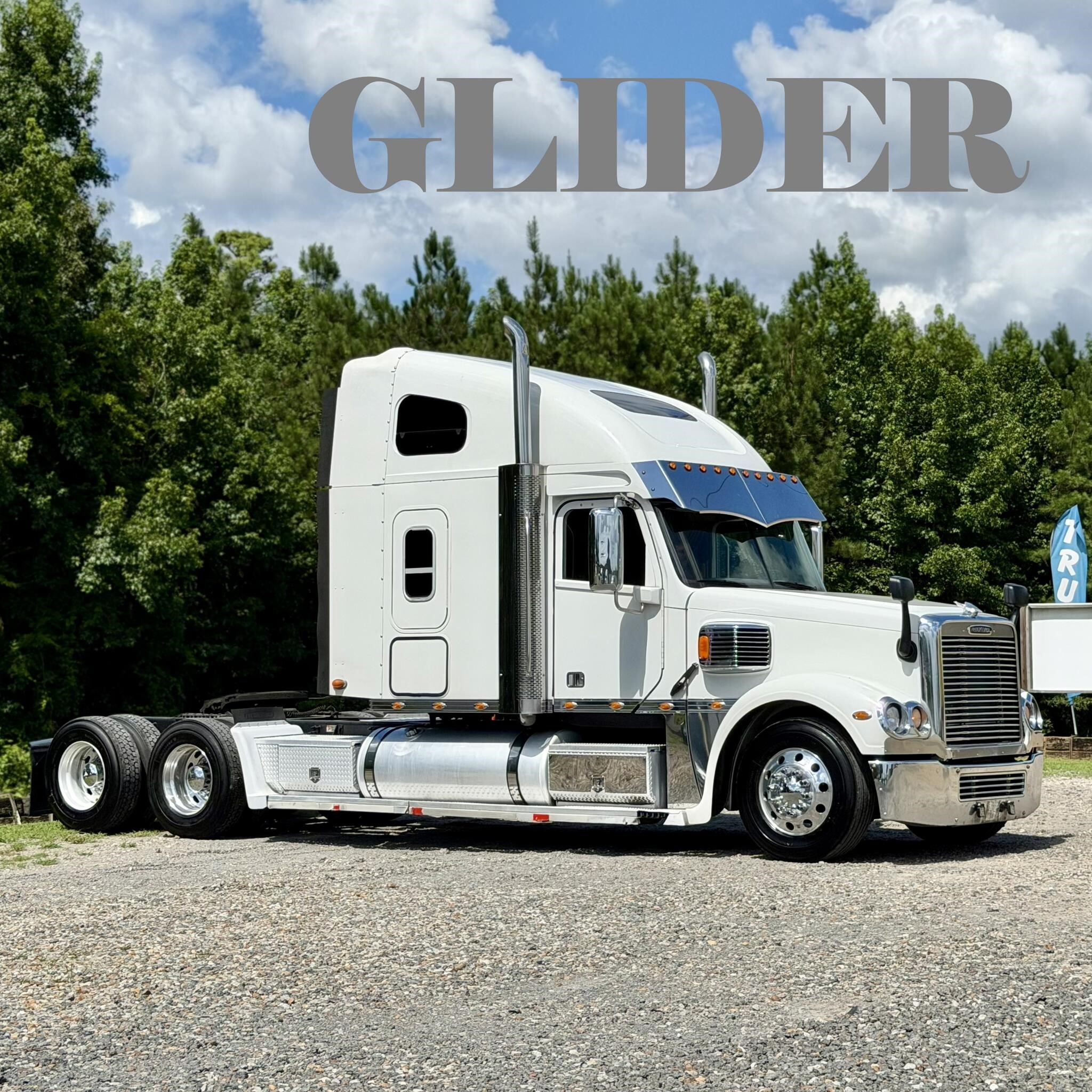2016 FREIGHTLINER CORONADO 132 in Fayette, AL