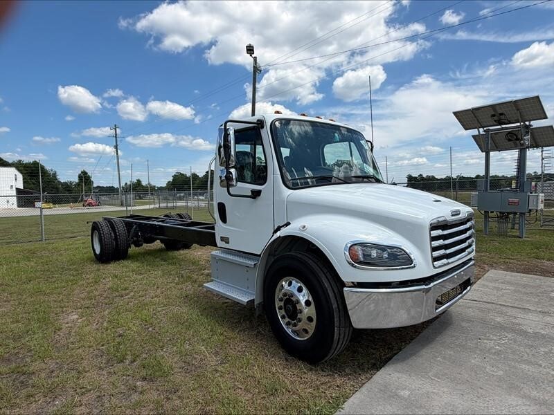 2027 FREIGHTLINER BUSINESS CLASS M2 106 in Wilmington, NC